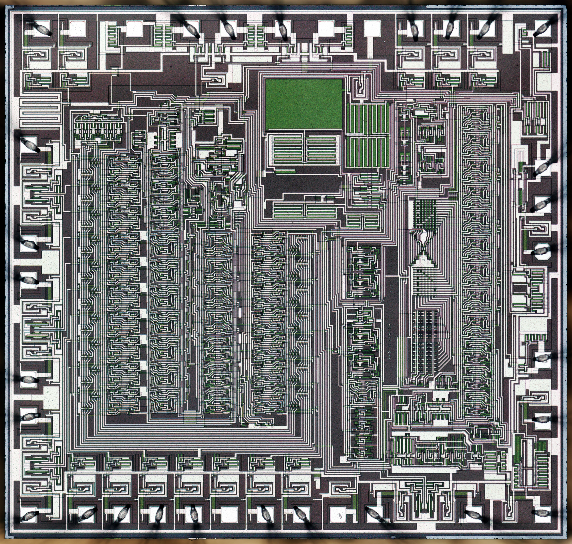 Motorola MC145151 - Parallel-input PLL : weekend die-shot