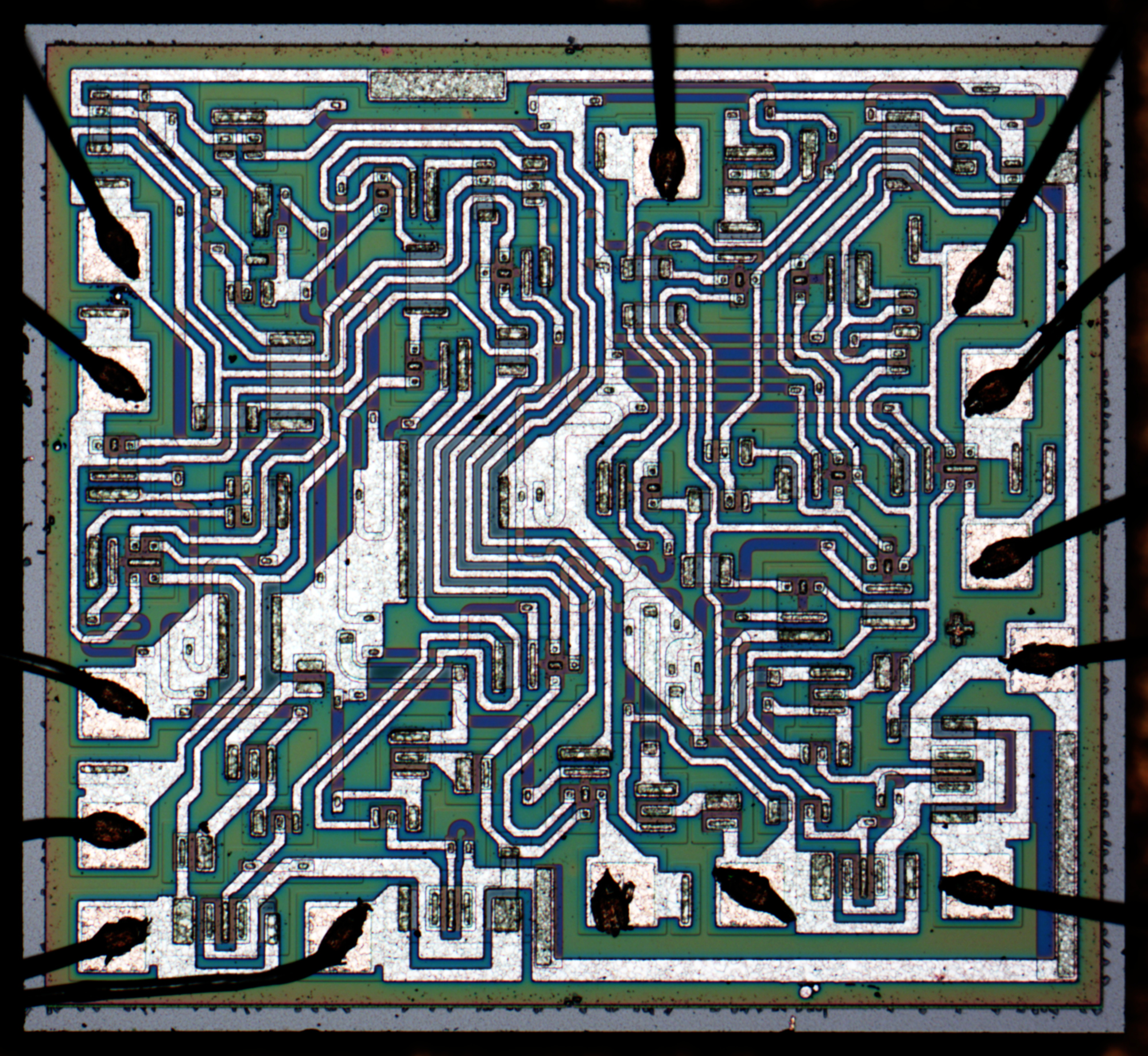 Motorola MC54107L - Dual J-K Flip-Flop : weekend die-shot